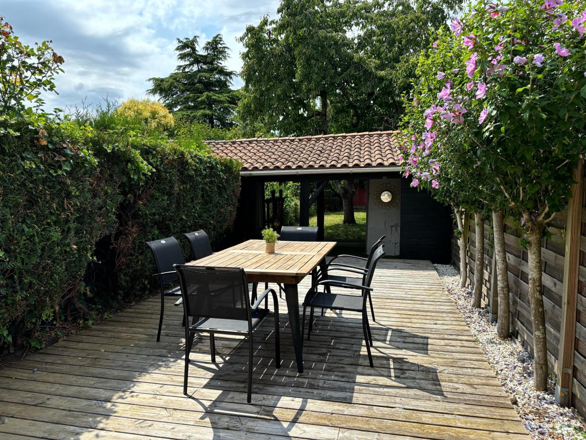La Maison Du Parc, Charme Et Tranquillite Niort Eksteriør bilde