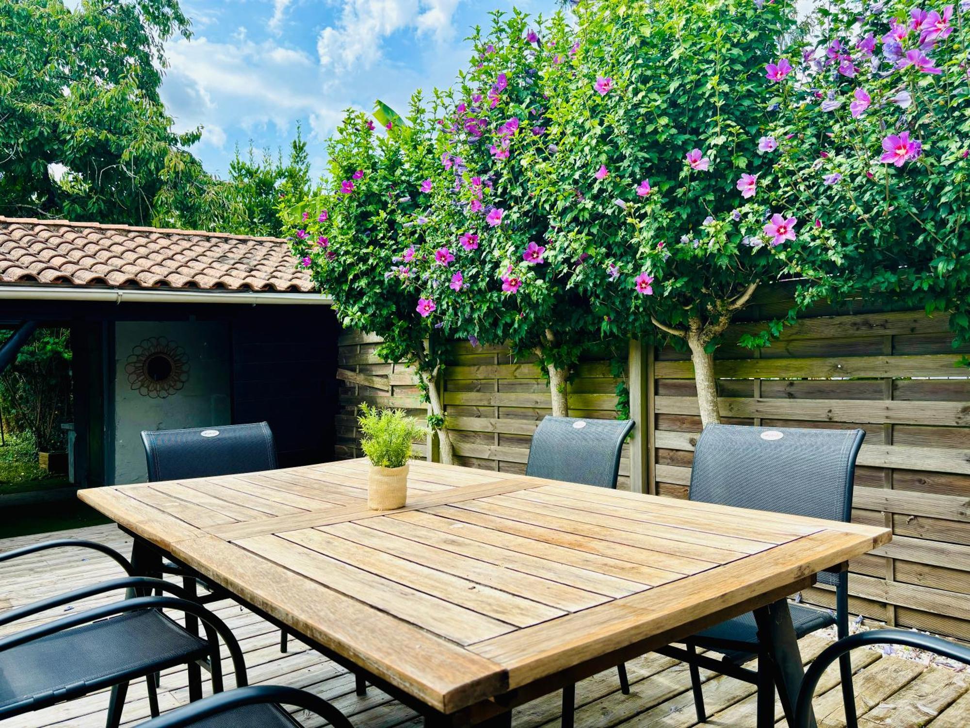 La Maison Du Parc, Charme Et Tranquillite Niort Eksteriør bilde